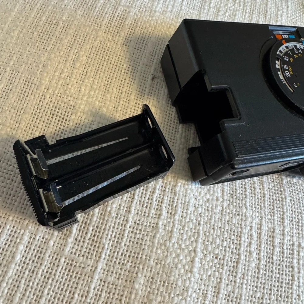 Nikon SB-10 Speedlight Flash - VINTAGE - GREAT CONDITION - UNTESTED